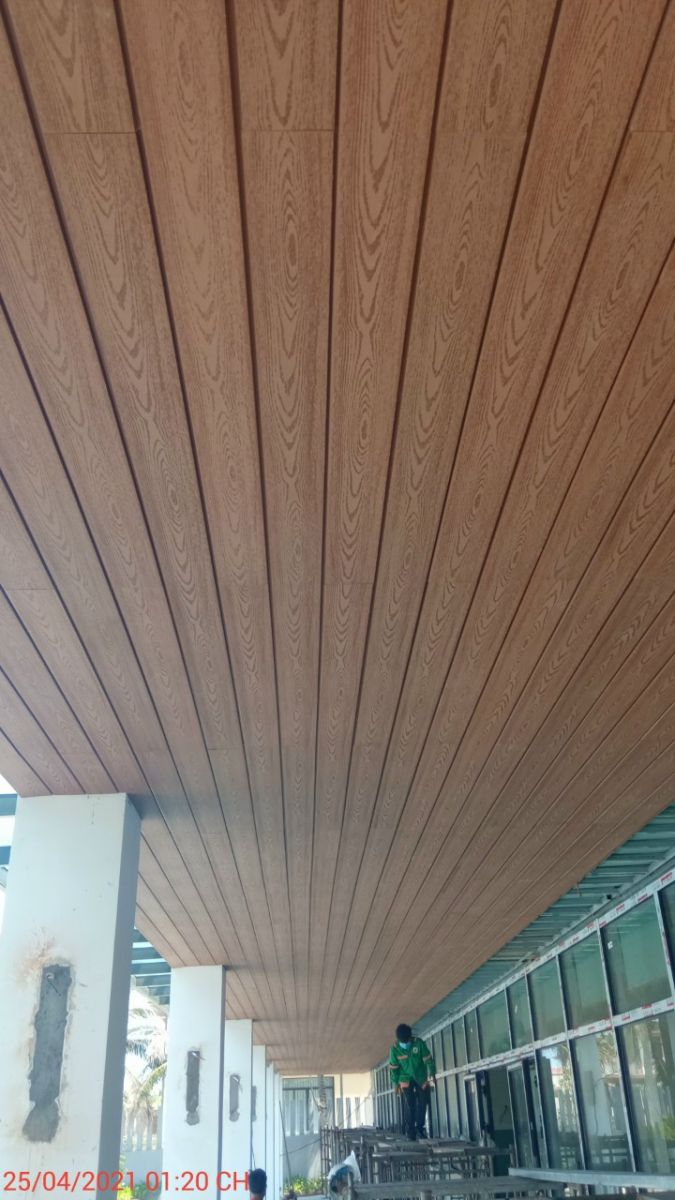 Lắp đặt sàn tường gỗ nhân tạo ngoài trời